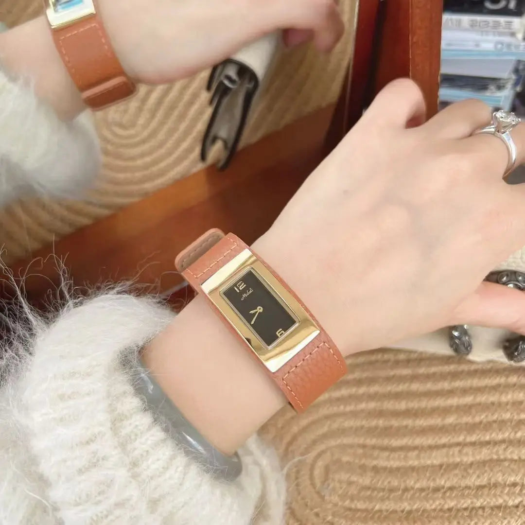 New Square Leather Strap Watch, High-Quality Leather, Versatile And Fashionable Women'S Watch, A Creative Gift For Women.