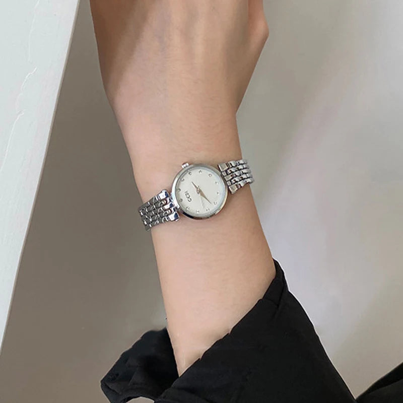 GEDI Ladies Watch New Vintage Exquisite Fashion Quartz Watches Woman Temperament Round Retro Watch Gifts Luxury