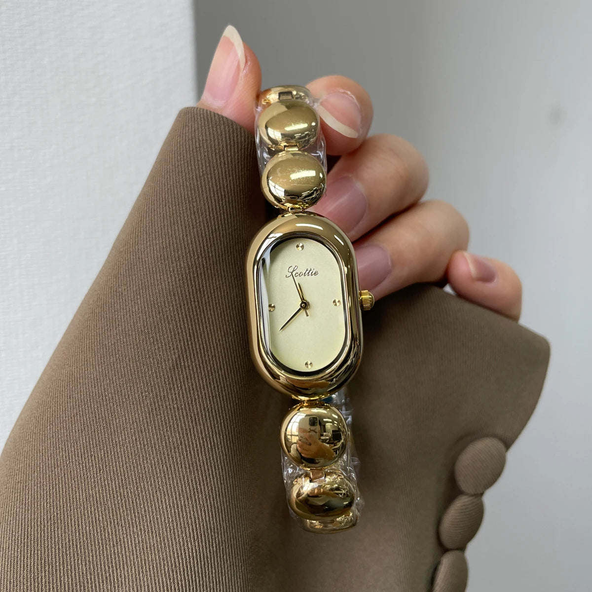 Womens Watch for Girls Wrist Quartz Reloj Sliver Grey Gold Orologio Ladies Luxury Oval Shaped Wristwatch Stainless Steel Clock