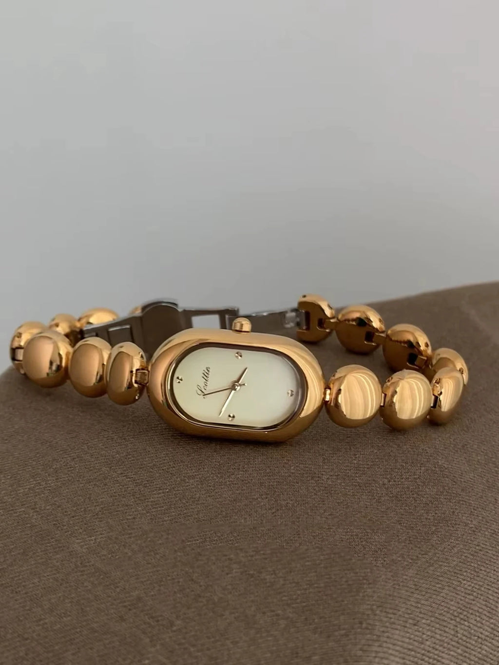 Womens Watch for Girls Wrist Quartz Reloj Sliver Grey Gold Orologio Ladies Luxury Oval Shaped Wristwatch Stainless Steel Clock