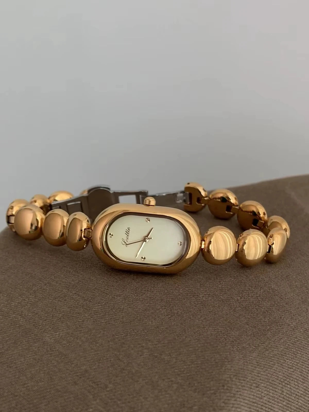 Womens Watch for Girls Wrist Quartz Reloj Sliver Grey Gold Orologio Ladies Luxury Oval Shaped Wristwatch Stainless Steel Clock