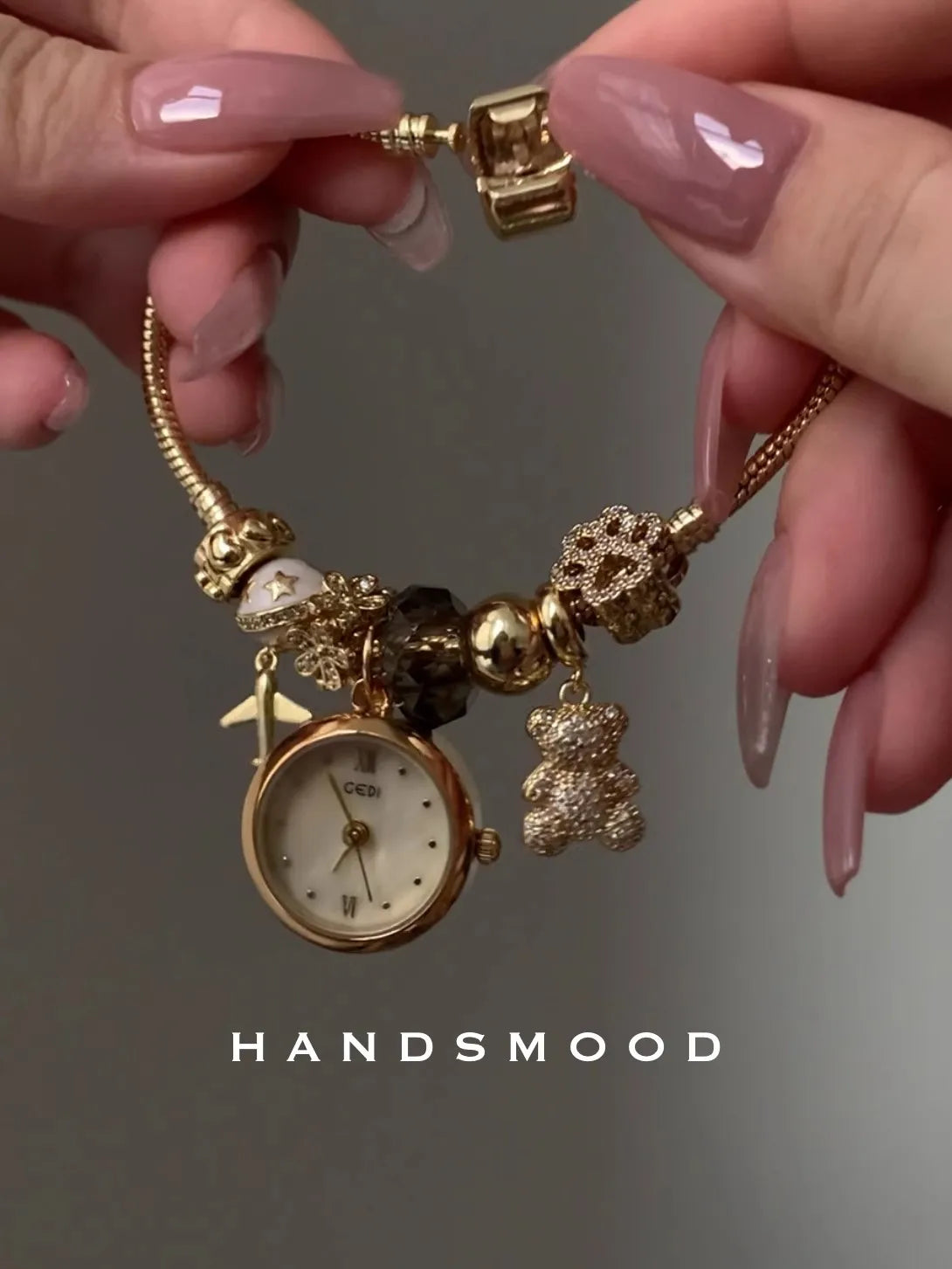 Luxurious, Exquisite, and Fashionable Gold Watch Design High-Quality, Refined Ladies' Watch Premium Quartz Timepiece Gift
