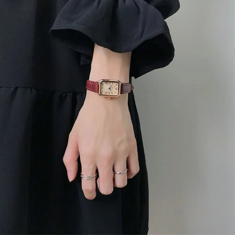 Elegant Women's Quartz Watch Exquisite Simple Women's Wrist Watch Decorative Waterproof Vintage Female Clock