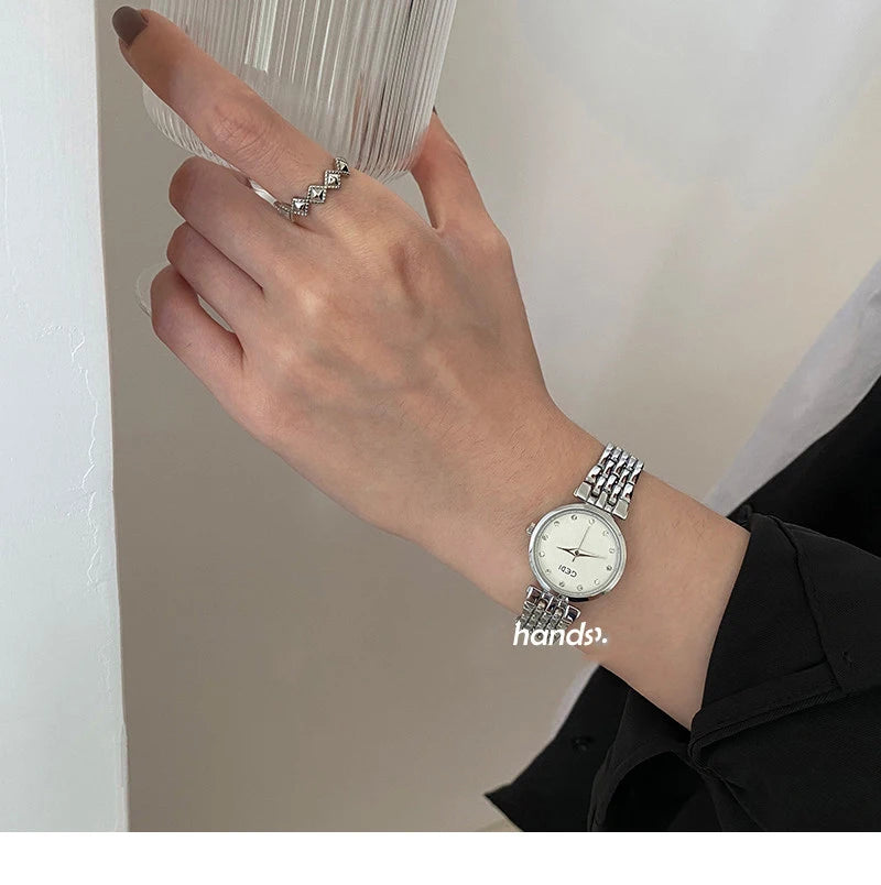 GEDI Ladies Watch New Vintage Exquisite Fashion Quartz Watches Woman Temperament Round Retro Watch Gifts Luxury