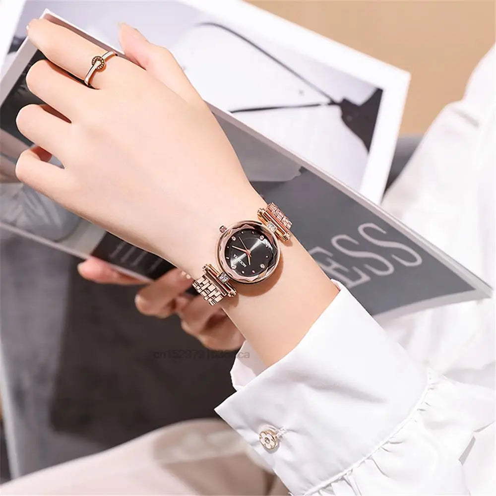 Luxury 2022 Branded Refined Ladies' Diamond-set Red Alloy Quartz Watch Fashion Women Plating Stainless Steel Strap Gift Clock