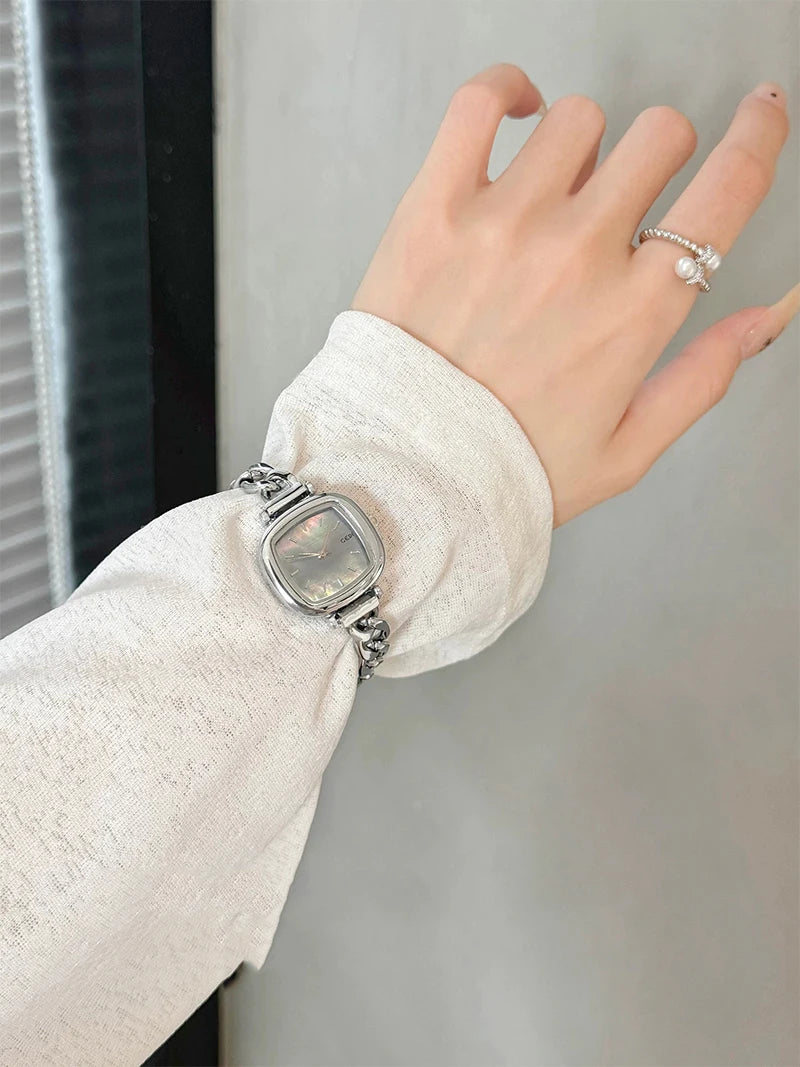 GEDI Watch Elegant 2026 Women Niche Exquisite Light Luxury Shell Bracelet Quartz Women's Silver Watches Gift for Ladies