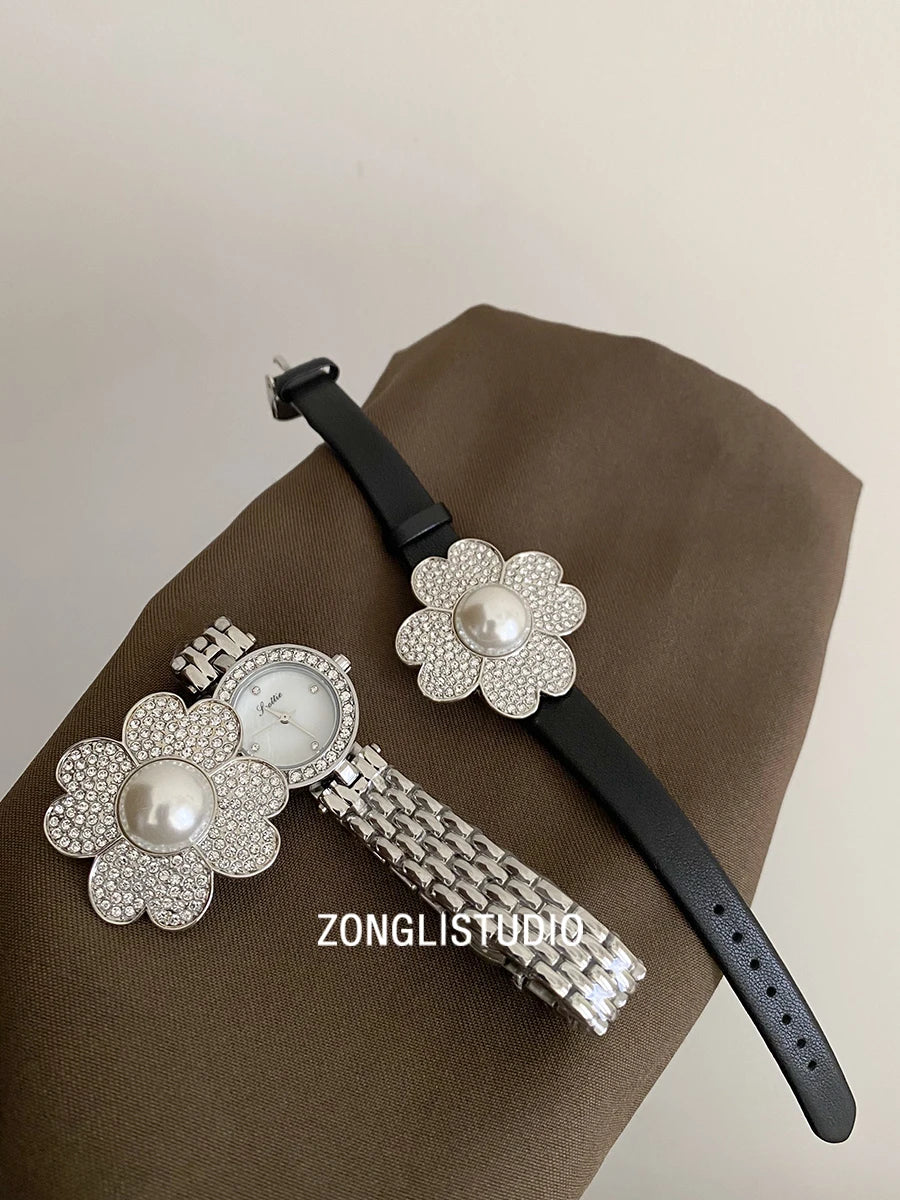 Women's flip-top watchunderstated luxuryretro styleexquisite and fashionable wristwatchhigh-end luxury women's watchwomen's gift