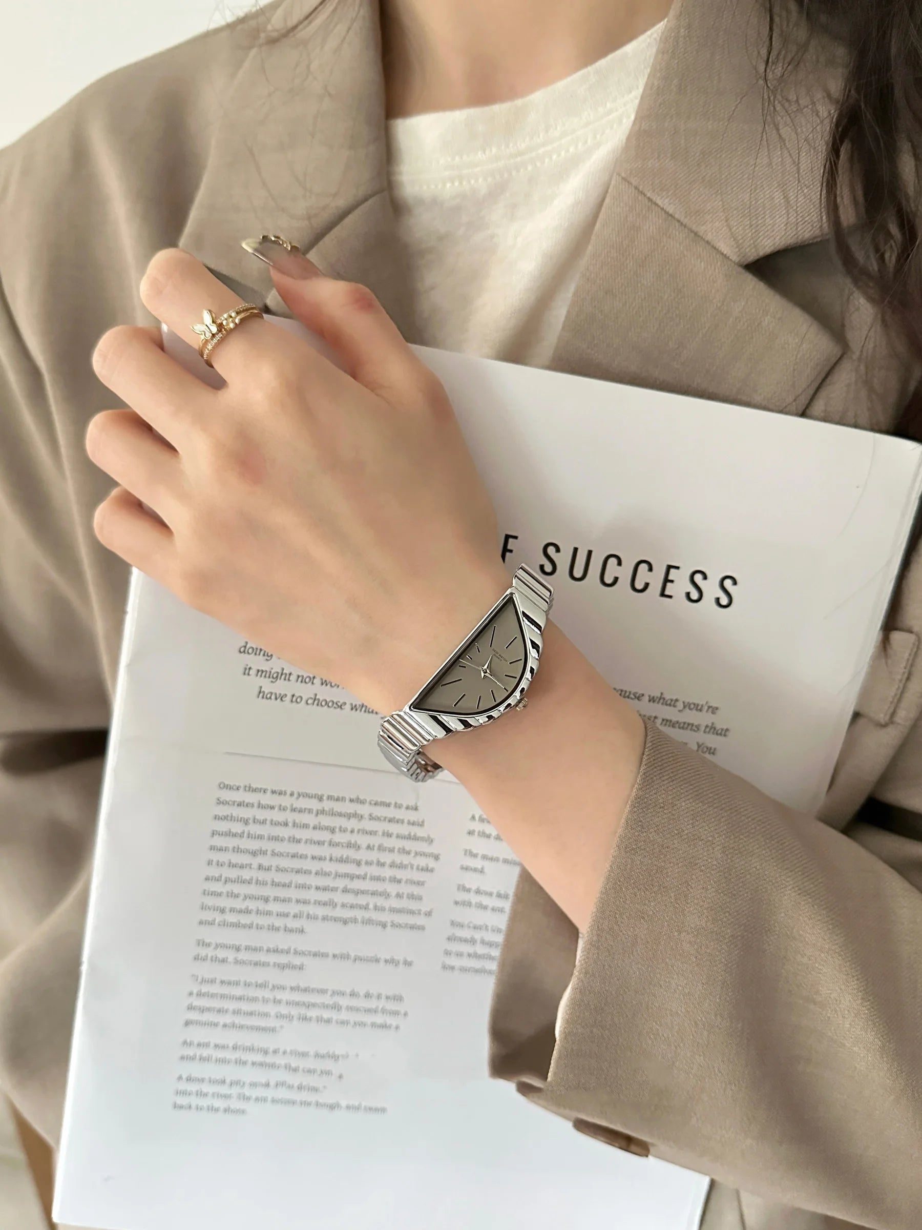 GEDI Vintage Irregular Triangle Woman Watches Fashion Luxury Waterproof Quartz Women's Wristwatch Perfect for Dress Outfits