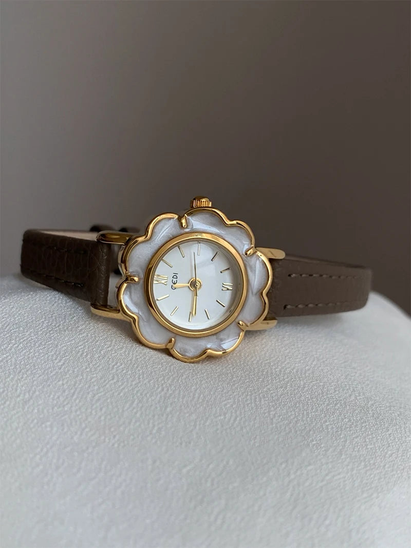 Ladies Elegant Quartz Vintage Watch Niche Minimalist Leather Strap Wristwatch Gifts Women Watches Exquisite Fashion