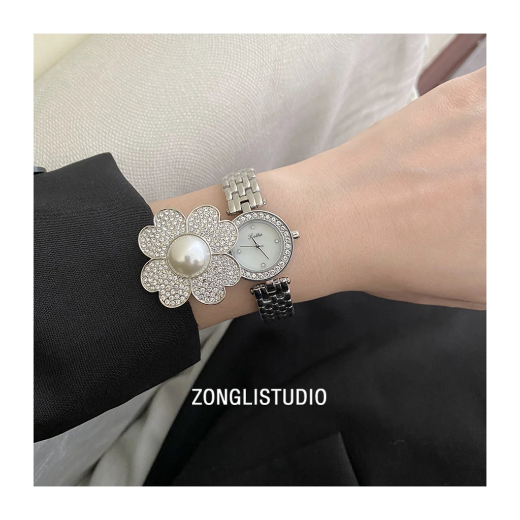 Women's flip-top watchunderstated luxuryretro styleexquisite and fashionable wristwatchhigh-end luxury women's watchwomen's gift