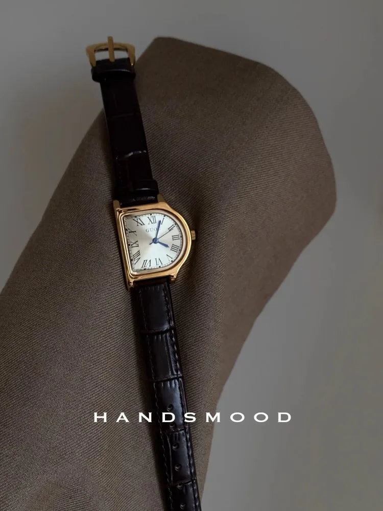 Women Quartz Watch Unique Design Reloj Vintage Black Brown Leather Strap Clock Ladies Simple Fashion Orologio Girls Wristwatch