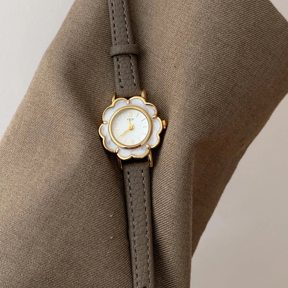 Ladies Elegant Quartz Vintage Watch Niche Minimalist Leather Strap Wristwatch Gifts Women Watches Exquisite Fashion