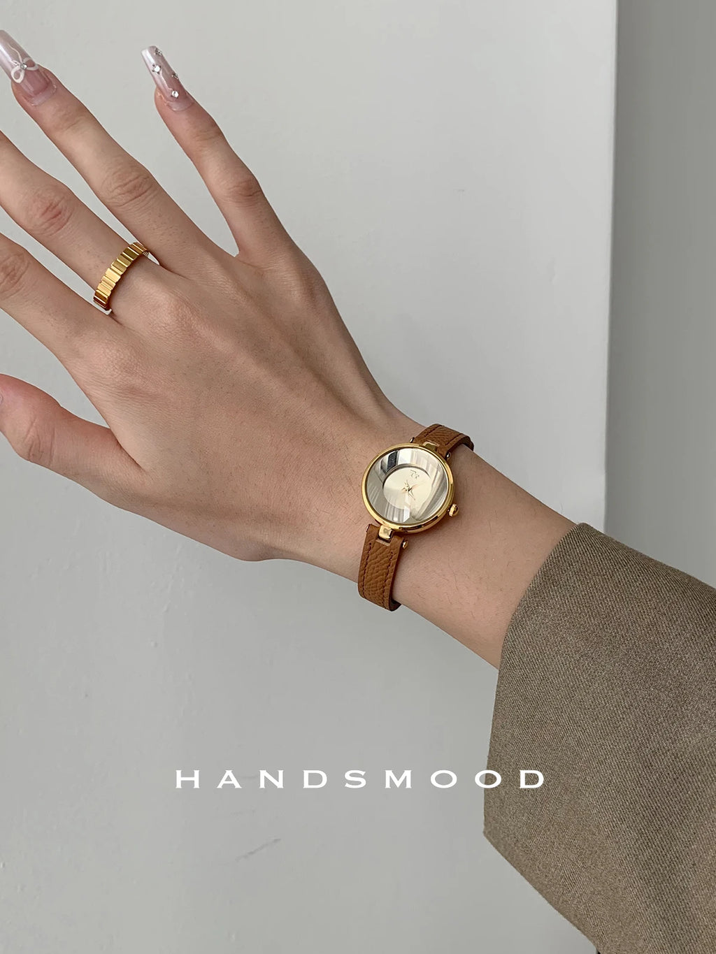 New luxury women's watch Light Luxury mirror Quartz small dial Creative leather Ladies Watch Birthday gift