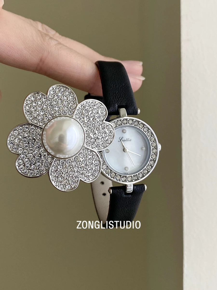 Women's flip-top watchunderstated luxuryretro styleexquisite and fashionable wristwatchhigh-end luxury women's watchwomen's gift