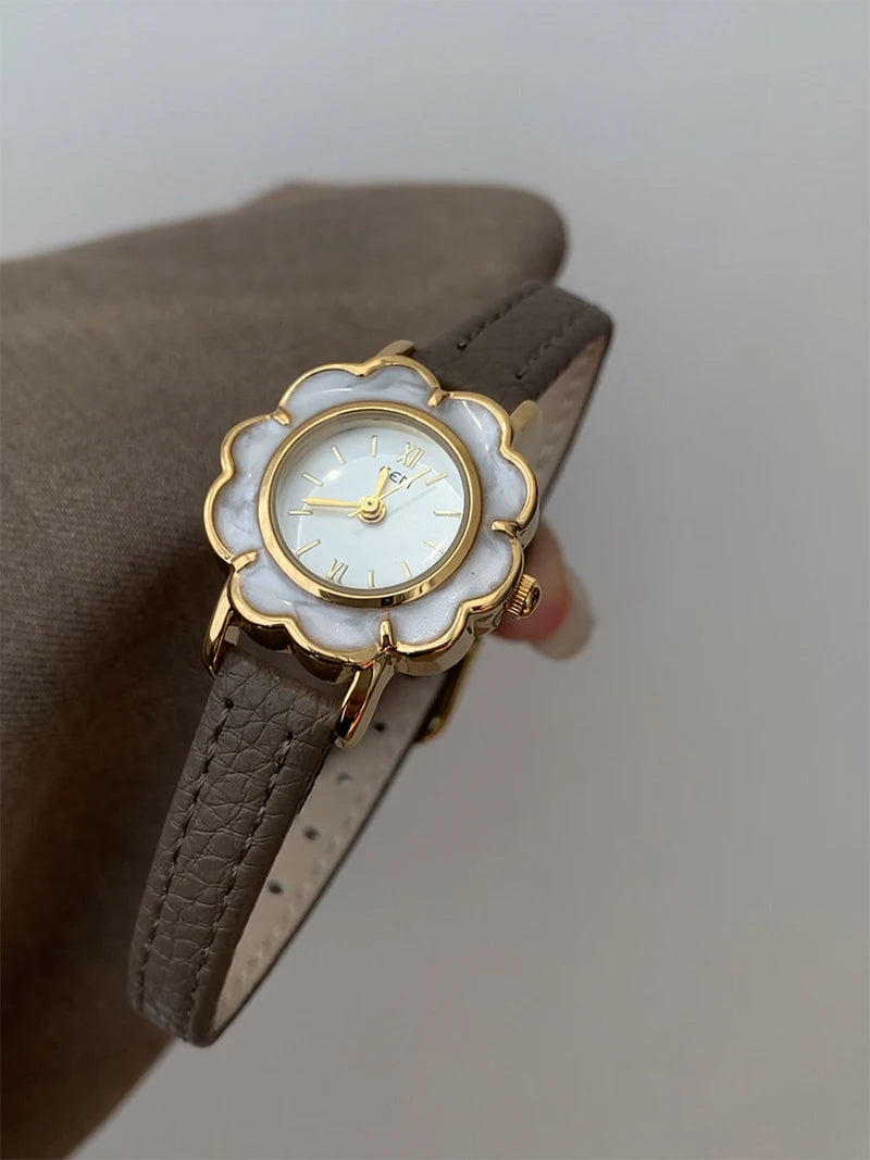 Ladies Elegant Quartz Vintage Watch Niche Minimalist Leather Strap Wristwatch Gifts Women Watches Exquisite Fashion