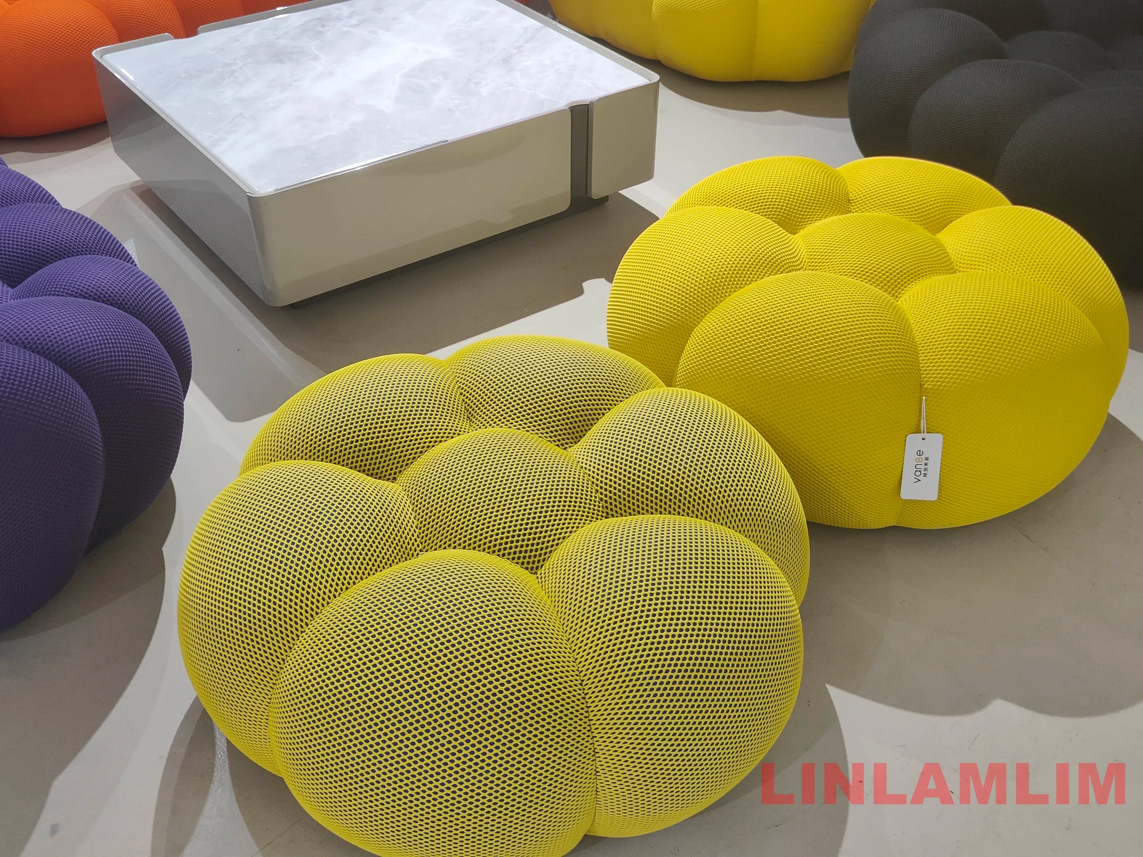 Linlamlim Modular Cloth Football Couch Contemporary Cloud-Shaped Sofa Fabric Curved Designer Sofa Set for Living Room or Office