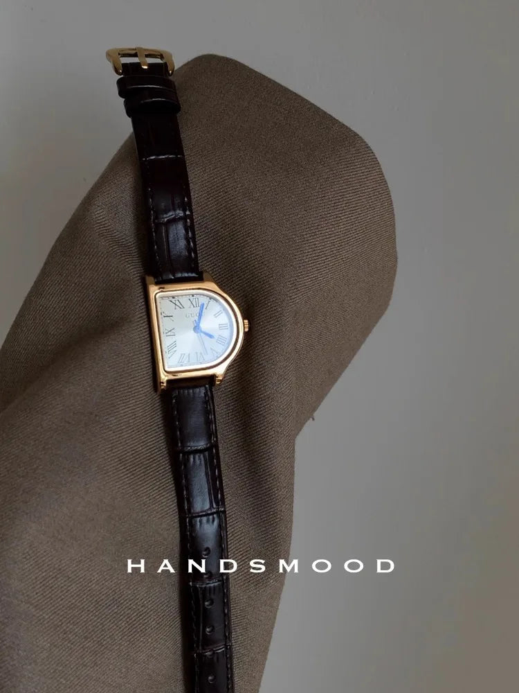 Women Quartz Watch Unique Design Reloj Vintage Black Brown Leather Strap Clock Ladies Simple Fashion Orologio Girls Wristwatch