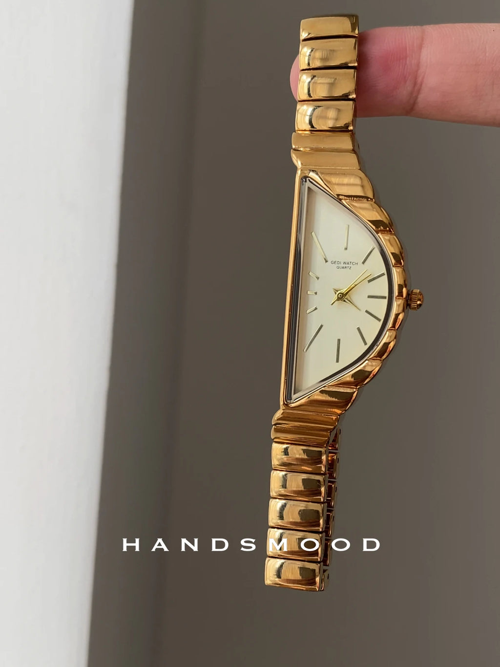 Luxurious, Exquisite, and Fashionable Gold Watch Design High-Quality, Refined Ladies' Watch Premium Quartz Timepiece Gift