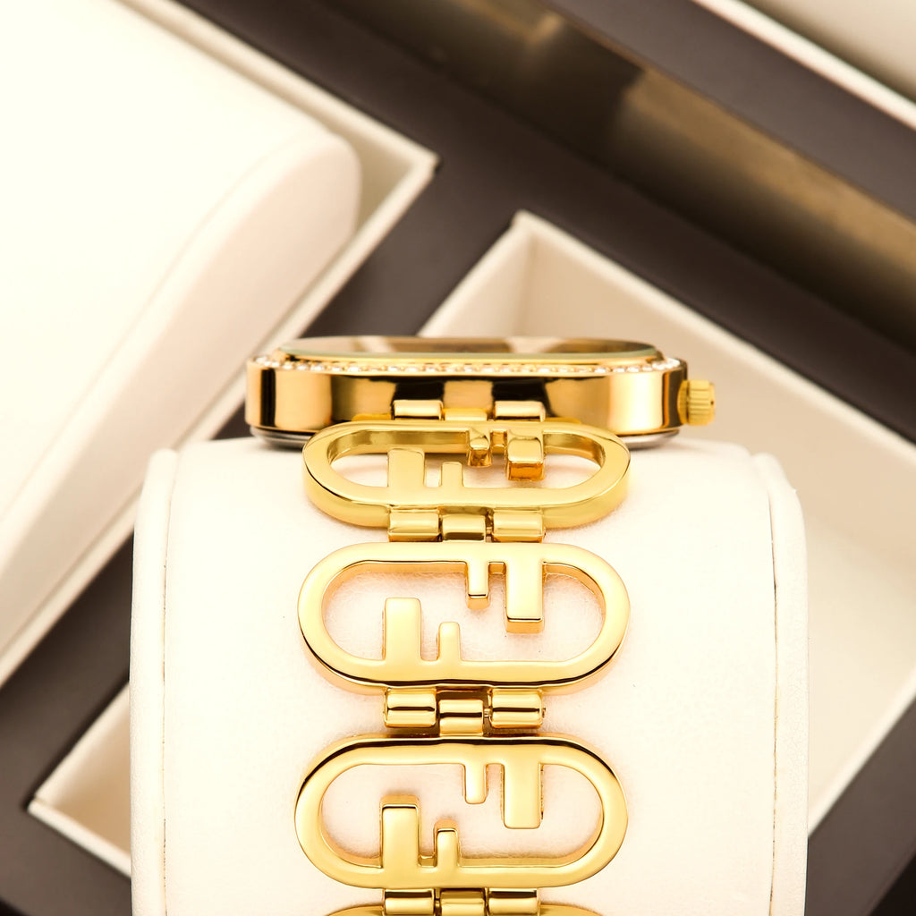 YaLaLuSi Brand Women’s Quartz Water-Resistant Watch: A Luxurious and Elegant Bracelet-Style Timepiece and Gift reloj mujer