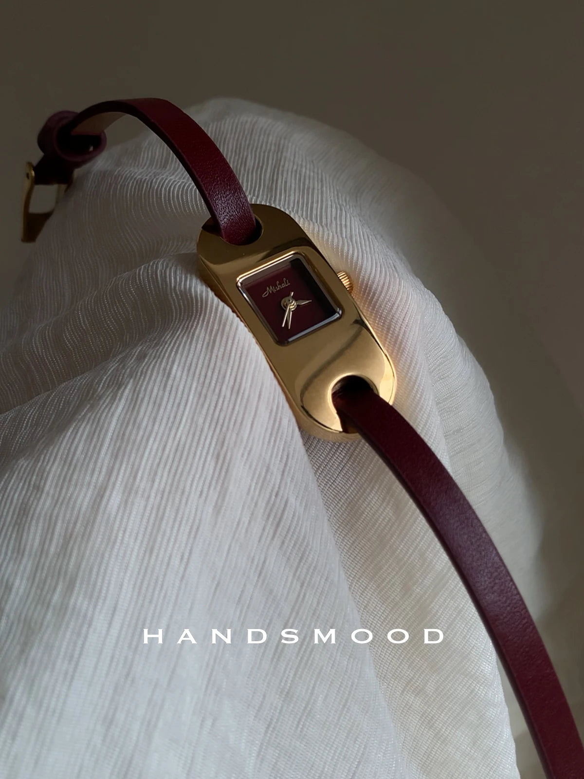 High-quality luxury watch with long red strap, double-layered, high-end fashion leather quartz watch, a gift for your girlfriend