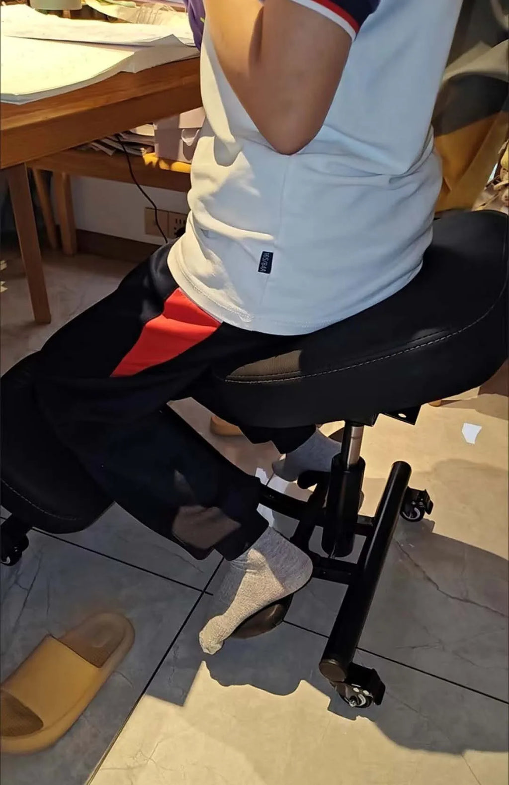 Sitting Posture Correction Chair Ergonomic Knee Chair Lifting Work Computer Bench with Wheels To Avoid Hunchback