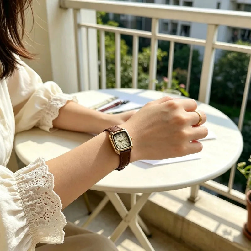 Fashion Leather Belt Watch for Women Luxury Watch Simple Retro Roman Dial Quartz Wristwatches Wholesale Relojes Para Mujer