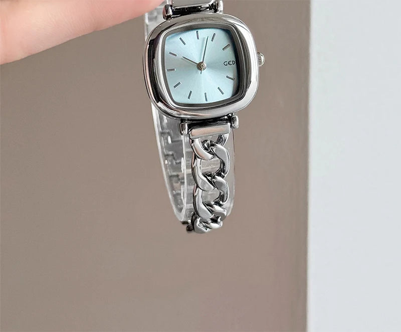 GEDI Watch Elegant 2026 Women Niche Exquisite Light Luxury Shell Bracelet Quartz Women's Silver Watches Gift for Ladies