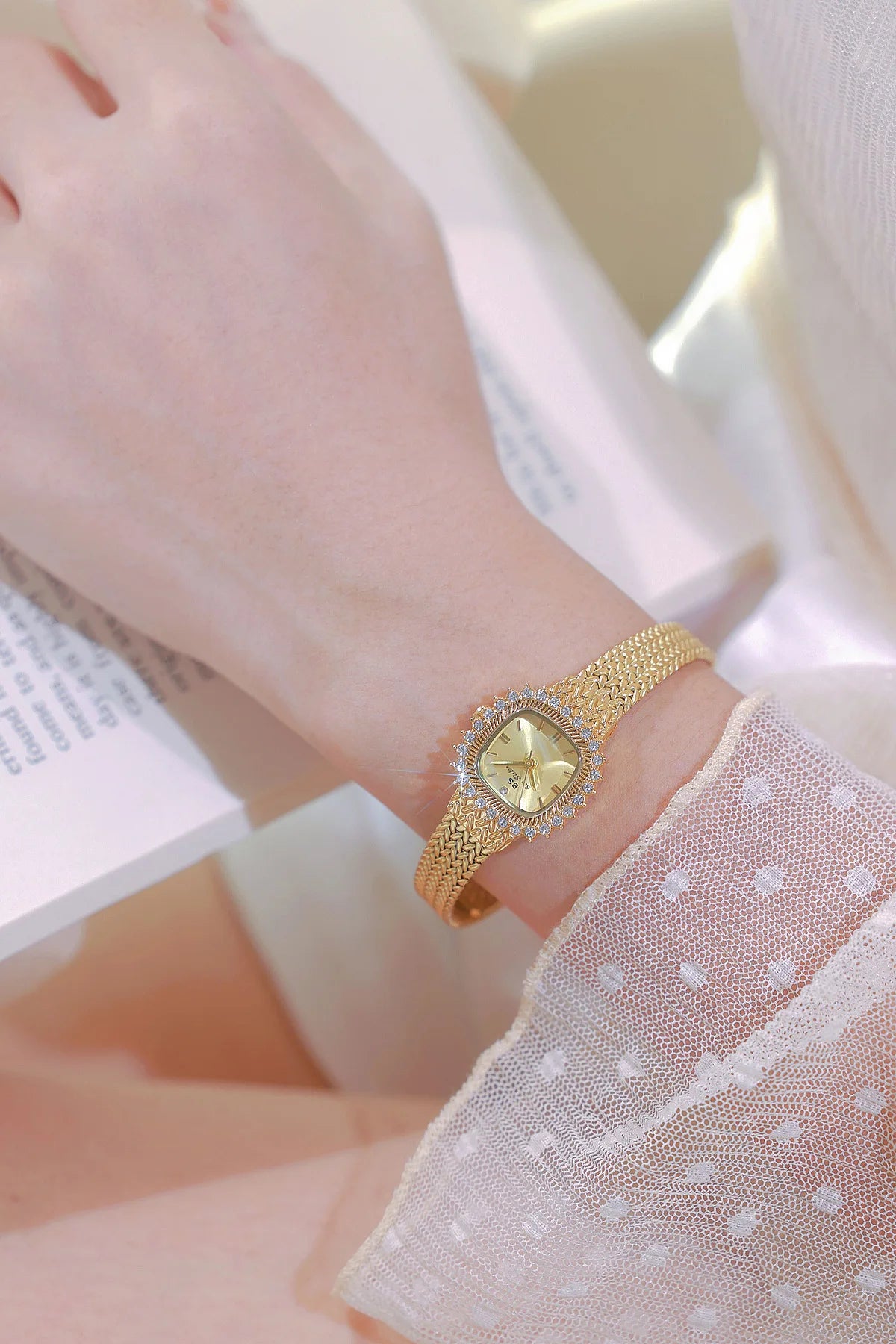 Fashion Brand Luxury Womens Watch With Rhinestones Golden Mesh Diamond Watches Small Ladies Watch For Women Relogios Feminino