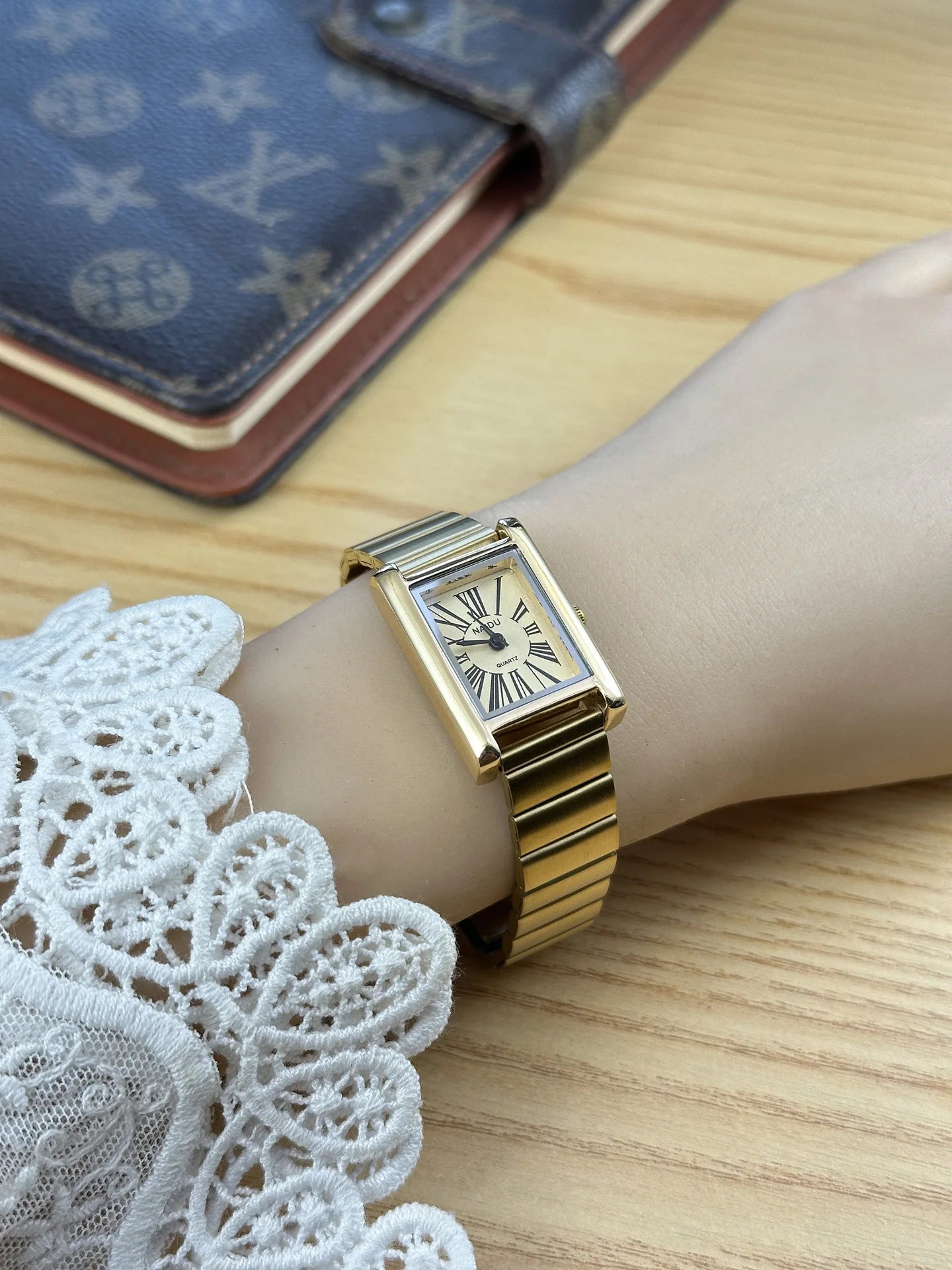 Hot Sale Women Square Dial Quartz Watch Minimalist Steel Strap Wristwatch Para Mujer Ladies Gifts Dropshipping Relógio Feminino