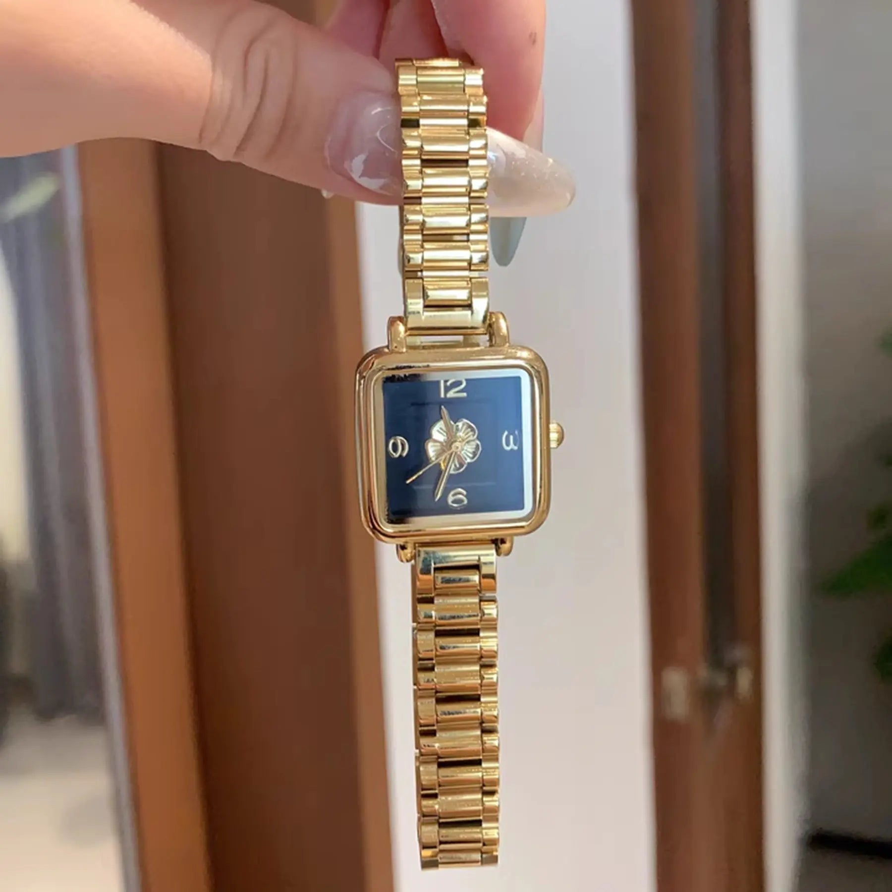 New Luxury And Stylish Women'S Watch, Gold-Tone Ladies' Wristwatch, Quartz Watch, Trendy Women'S Watch, Unique Timepiece.