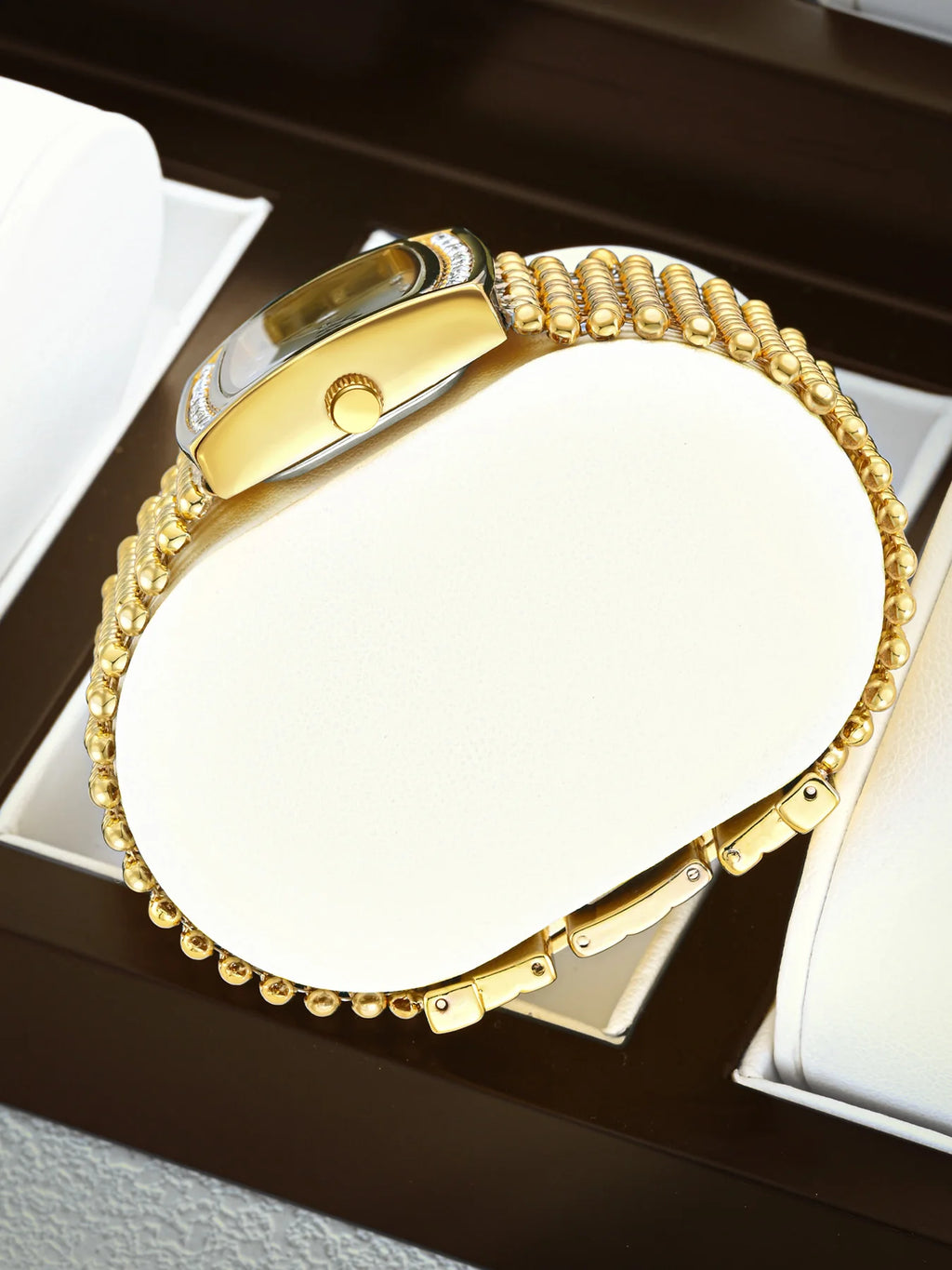 YaLaLuWomen's Watch Brand: Light Luxury Elegant Diamond-Set Square Watch with Water-Resistant Quartz Movement reloj mujer LX1073