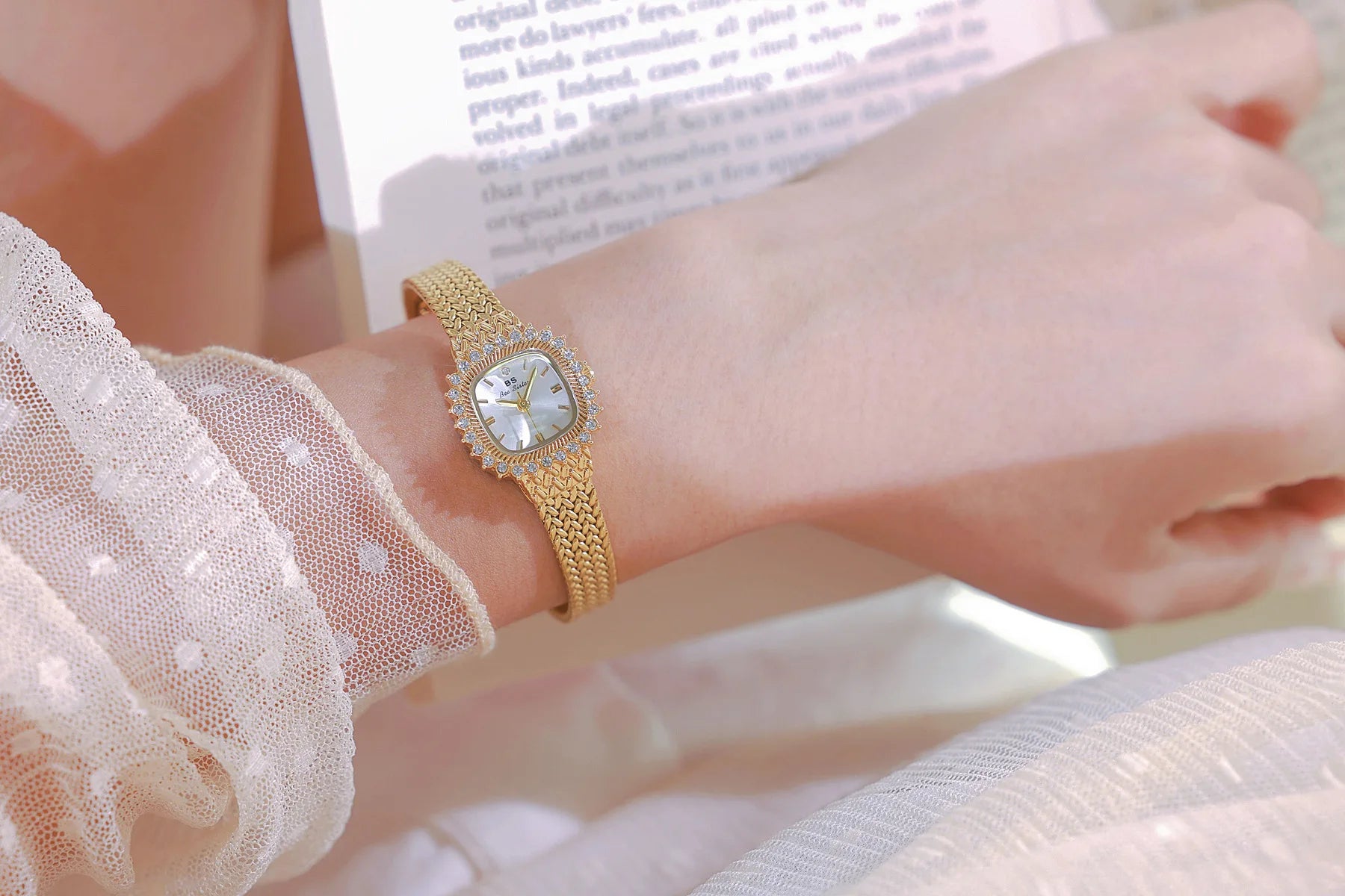 Fashion Brand Luxury Womens Watch With Rhinestones Golden Mesh Diamond Watches Small Ladies Watch For Women Relogios Feminino