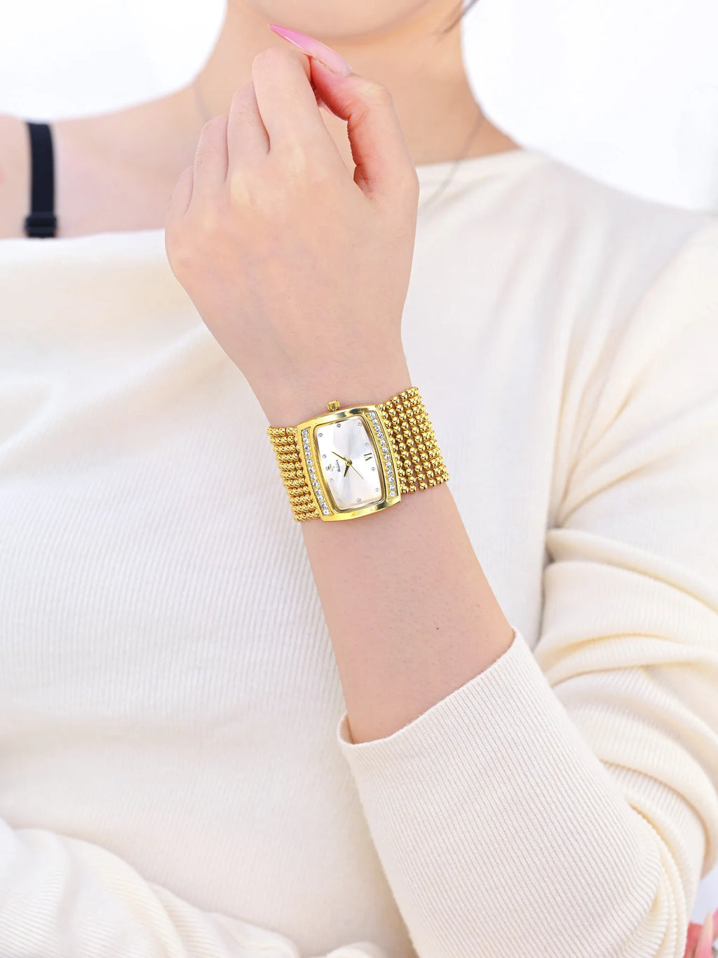 YaLaLuWomen's Watch Brand: Light Luxury Elegant Diamond-Set Square Watch with Water-Resistant Quartz Movement reloj mujer LX1073