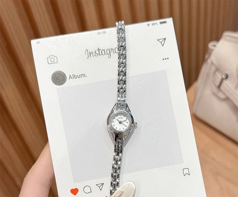 GEDI Ladies Small Watches Temperament Round Dial Quartz Retro Watch Luxury Waterproof Fashionable Wristwatch Gifts for Woman