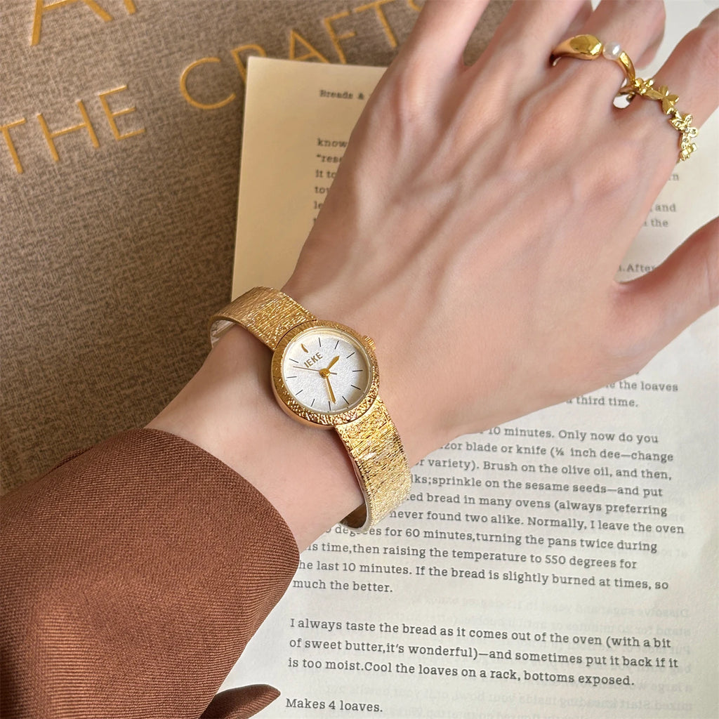 2025 Vintage Woman Quartz Watch Gold Noble Clock Fashion Bracelet Steel Belt Elegant Women Watches Luxury