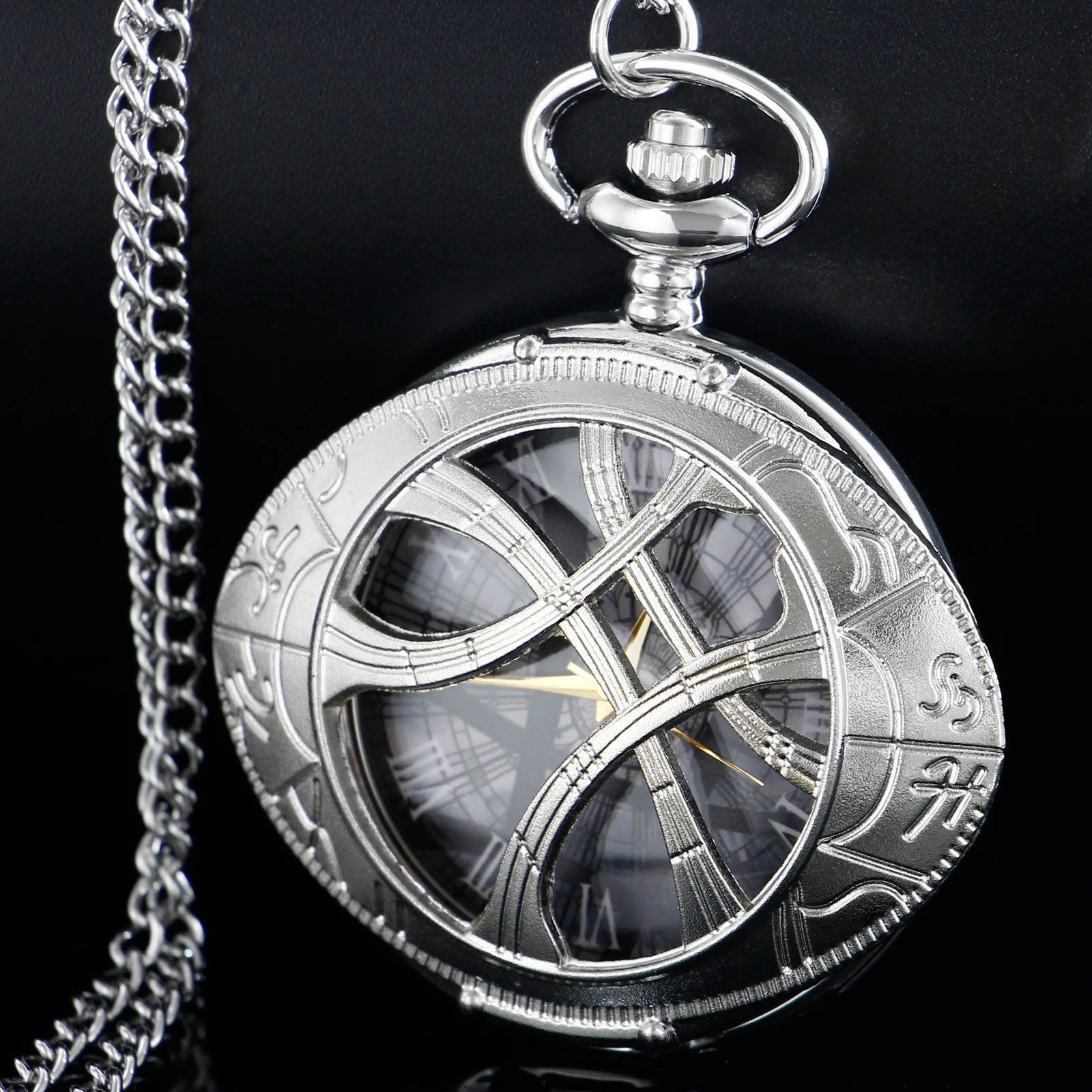 Vintage Bronze Eye Round Case Shape Quartz Pocket Watch Jewelry Pendant Necklace Chain Gifts for Men Women