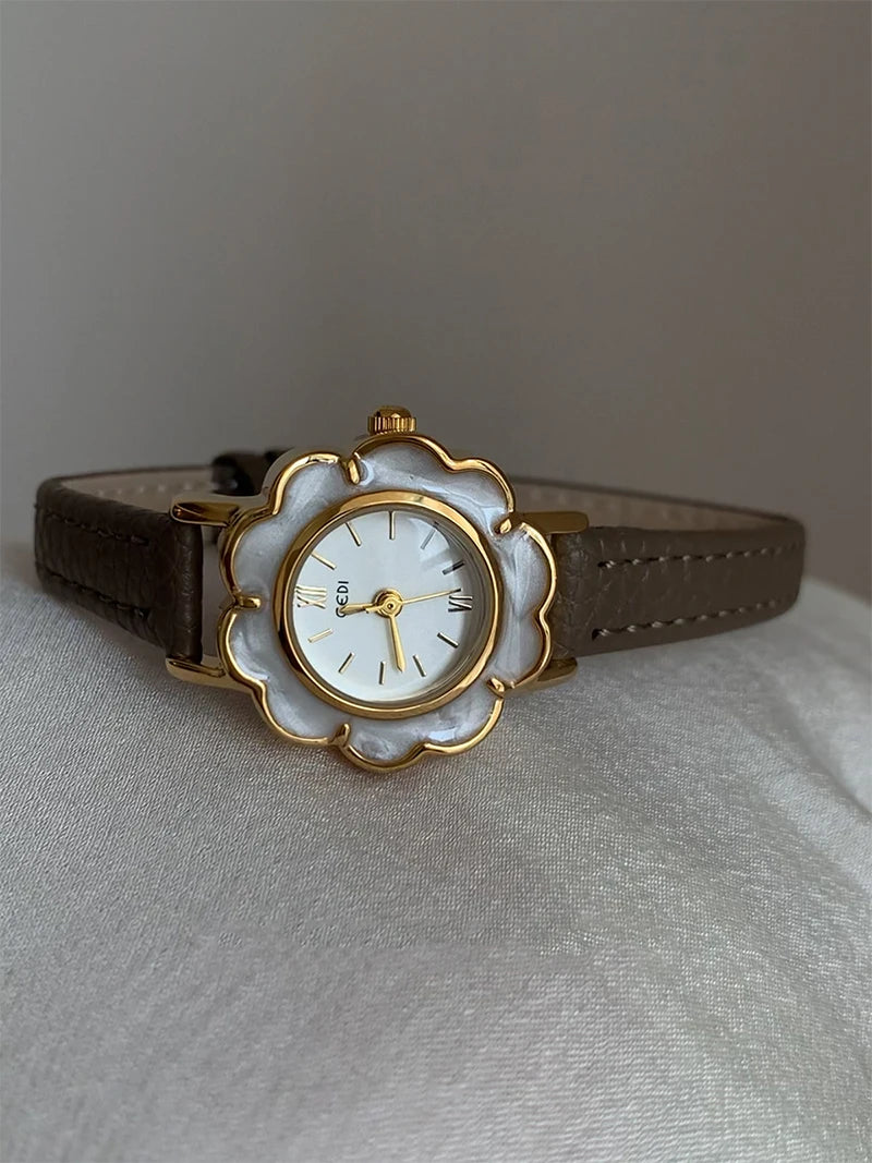 Ladies Elegant Quartz Vintage Watch Niche Minimalist Leather Strap Wristwatch Gifts Women Watches Exquisite Fashion