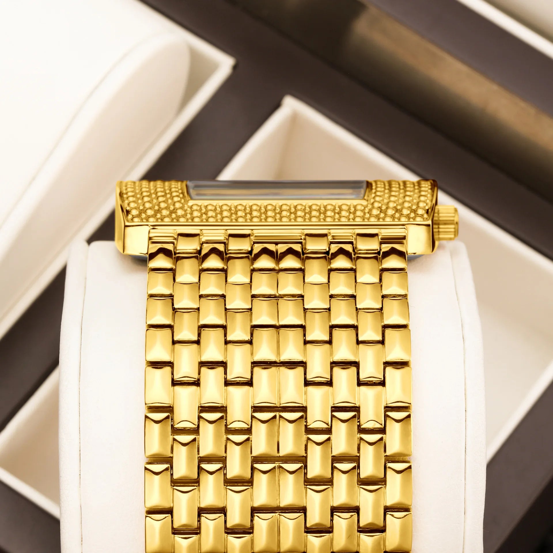 Elegant Women'S WristwatchFashionable European And American StyleQuartz Women'S WatchElectroplated Eco-Friendly Material Watch.