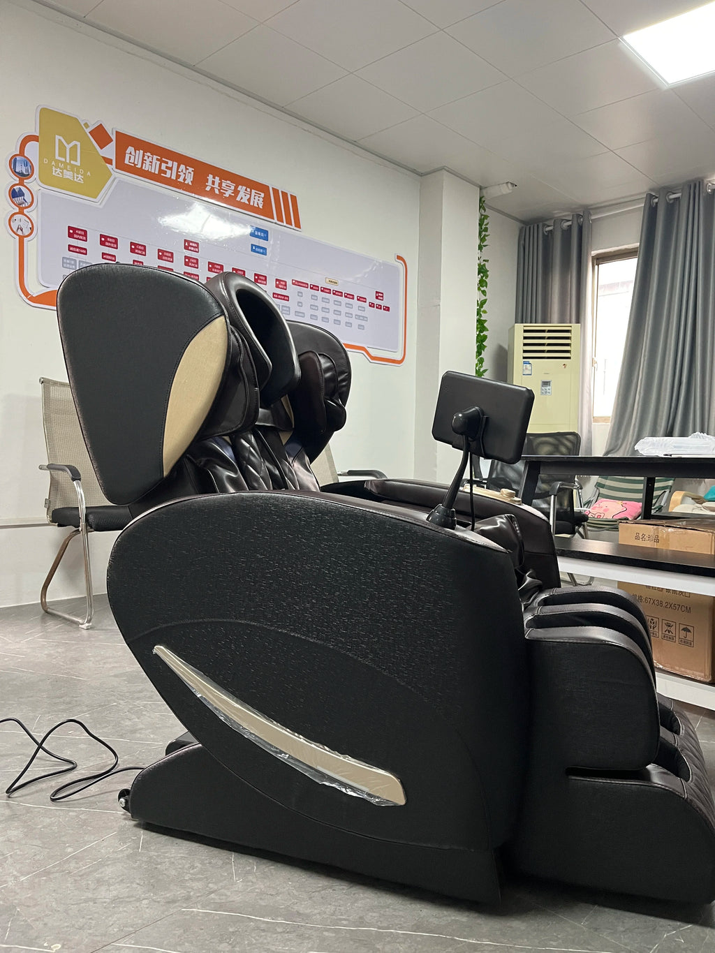 Electric Smart massage chair zero gravity with Voice Control Foot Airbag Massage for Full Body Relief for Family Use 3D Shiatsu