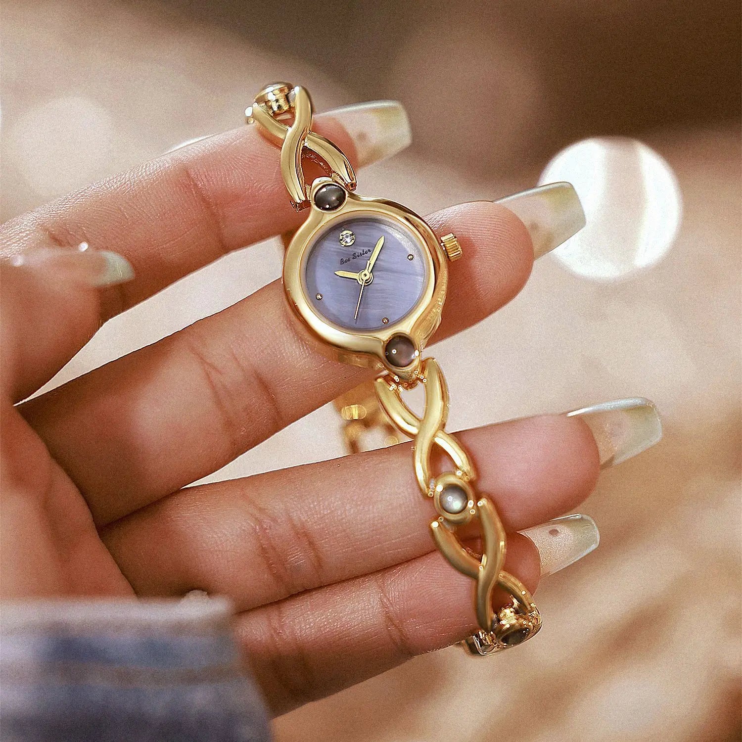 Ladies Watch Elegant Retro Round Black Gold Shell Dial Fashion Casual Gold Watches For Woman Gift Fashion Accessory