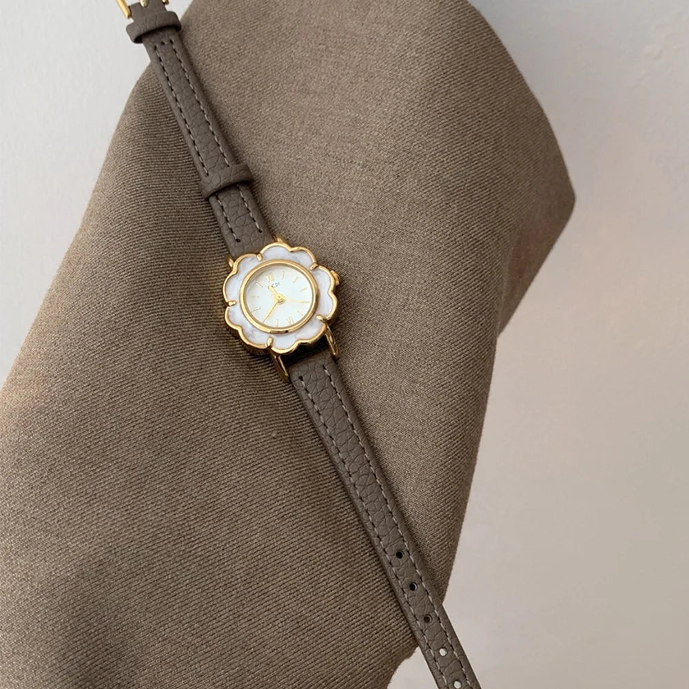 Ladies Elegant Quartz Vintage Watch Niche Minimalist Leather Strap Wristwatch Gifts Women Watches Exquisite Fashion