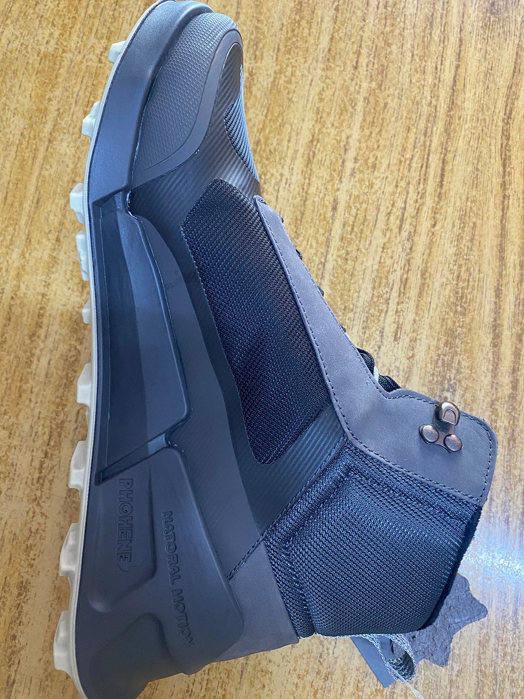 Trendy High Top Running Shoes Men Luxury Original Waterproof Sneaker Non Slip Outdoor Hiking Climbing Trekking Boots Patchwork