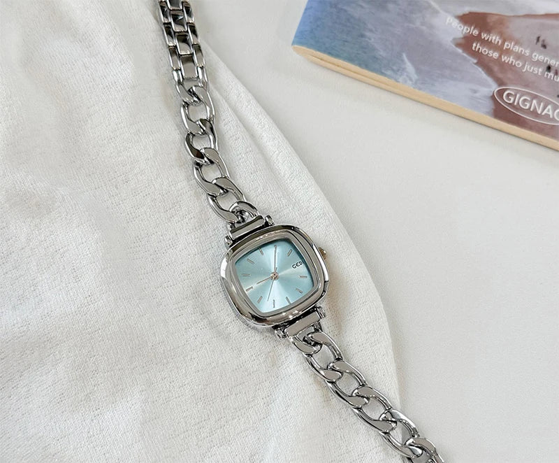 GEDI Watch Elegant 2026 Women Niche Exquisite Light Luxury Shell Bracelet Quartz Women's Silver Watches Gift for Ladies