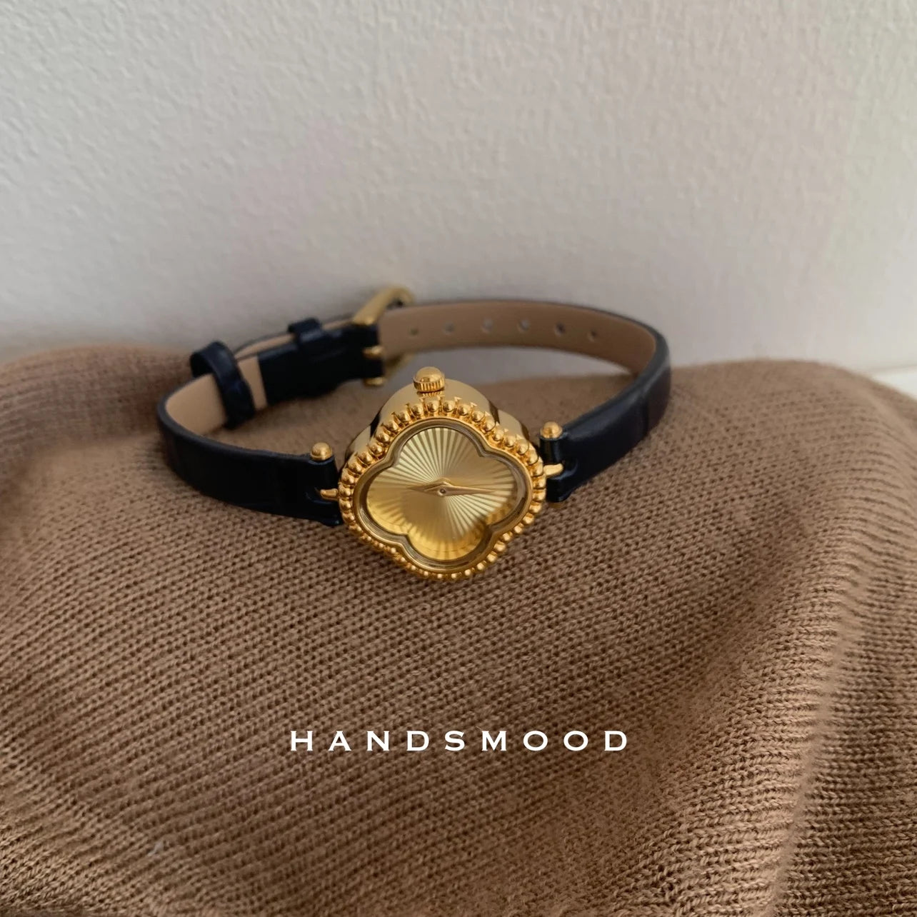 2025 Premium Luxury Women's Watch Fashionable Personalized Gold-Tone Leather Strap Quartz Watch Instagram-Worthy Gift for Women