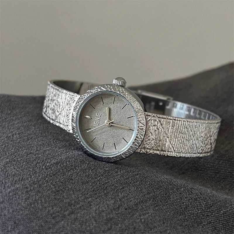 2025 Vintage Woman Quartz Watch Gold Noble Clock Fashion Bracelet Steel Belt Elegant Women Watches Luxury