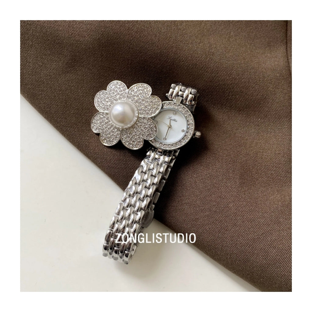 Women's flip-top watchunderstated luxuryretro styleexquisite and fashionable wristwatchhigh-end luxury women's watchwomen's gift
