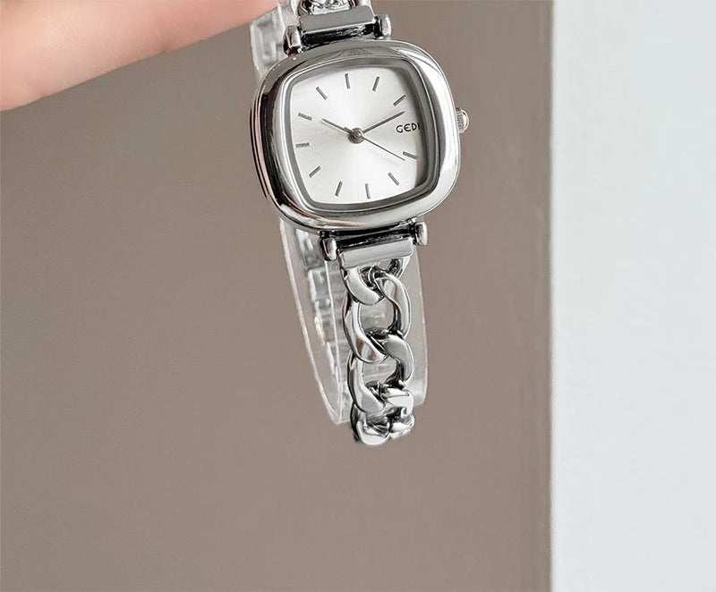 GEDI Watch Elegant 2026 Women Niche Exquisite Light Luxury Shell Bracelet Quartz Women's Silver Watches Gift for Ladies