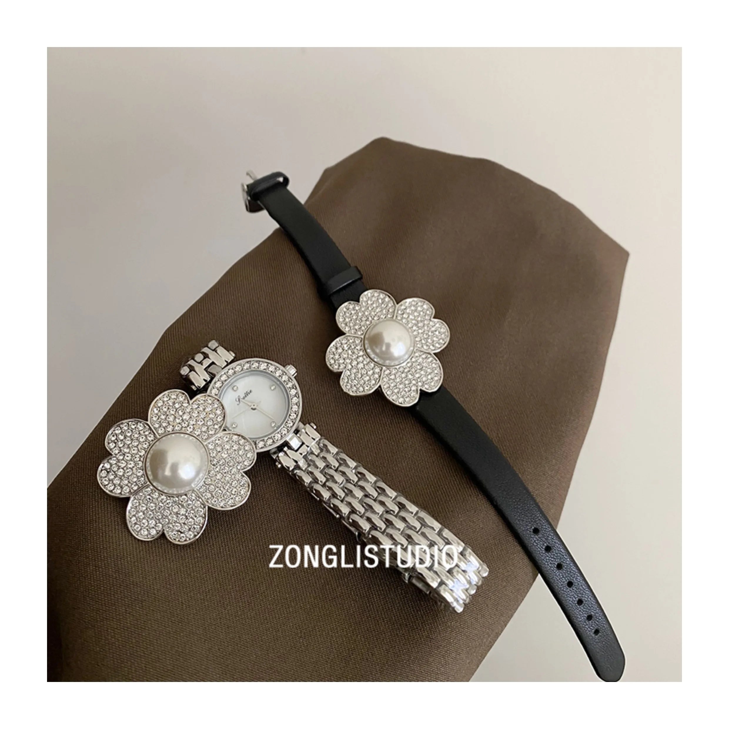 Women's flip-top watchunderstated luxuryretro styleexquisite and fashionable wristwatchhigh-end luxury women's watchwomen's gift