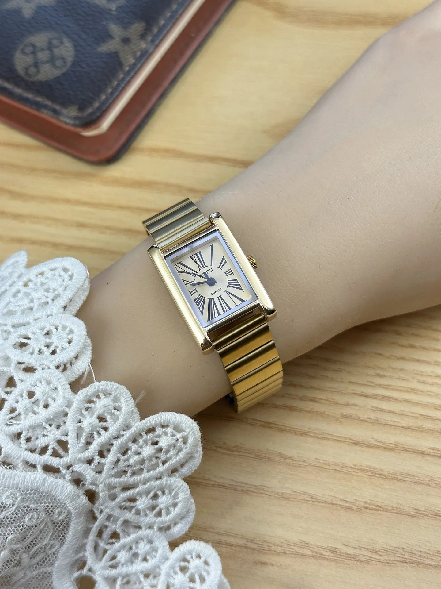 Hot Sale Women Square Dial Quartz Watch Minimalist Steel Strap Wristwatch Para Mujer Ladies Gifts Dropshipping Relógio Feminino
