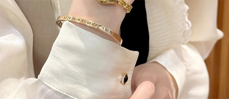 GEDI Ladies Small Watches Temperament Round Dial Quartz Retro Watch Luxury Waterproof Fashionable Wristwatch Gifts for Woman